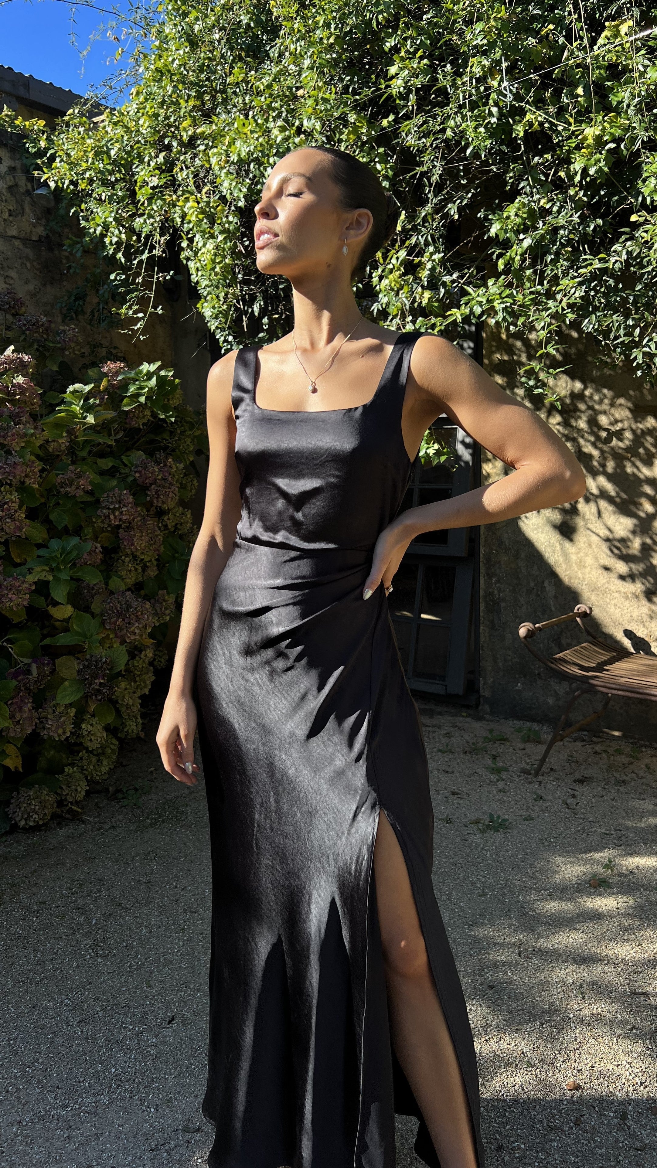 Alaria Maxi Dress – Sleek Elegance with Effortless Glamour