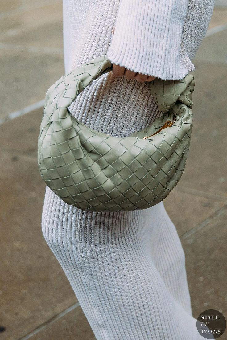 Aurelia Woven Midi Bag – Timeless Elegance in a Perfect Medium Size