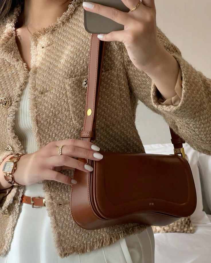 Jhora™ Shoulder Bag – Minimalist Elegance with Modern Versatility