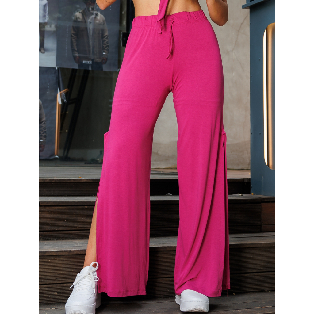 Calça Pantalona com aberturas na Lateral