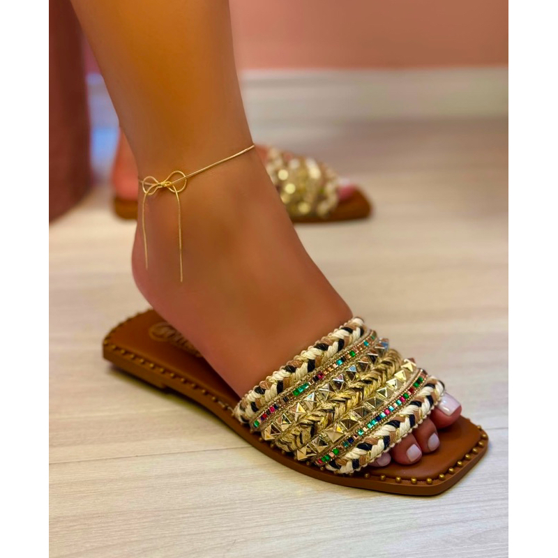 Sandália Rasteira Feminina Tendência boho chic.