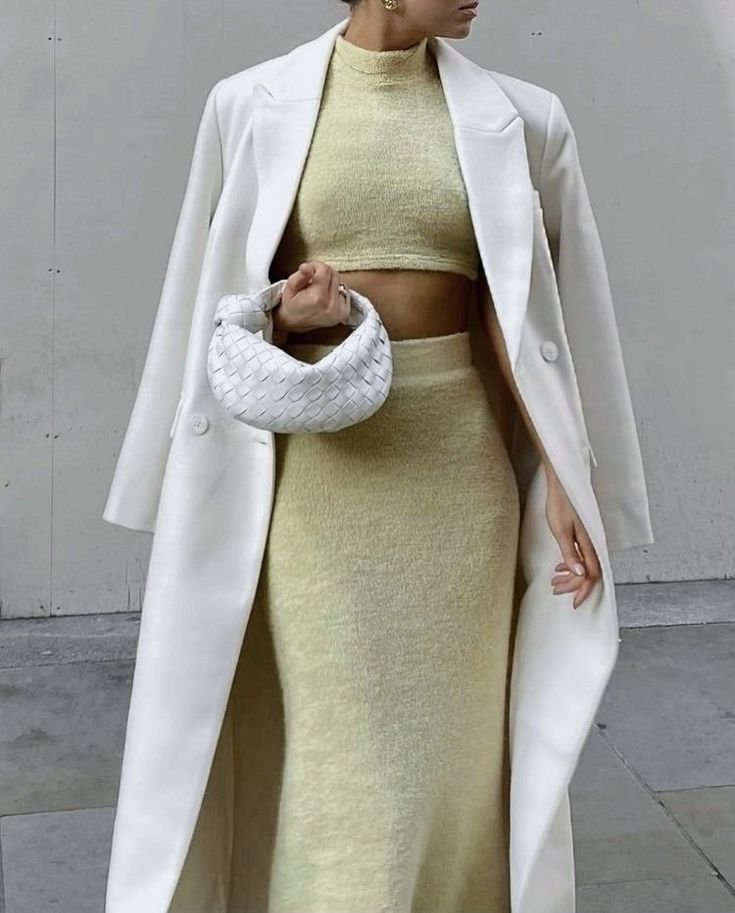 Aurelia Woven Mini Bag – Compact Elegance with Lasting Sophistication