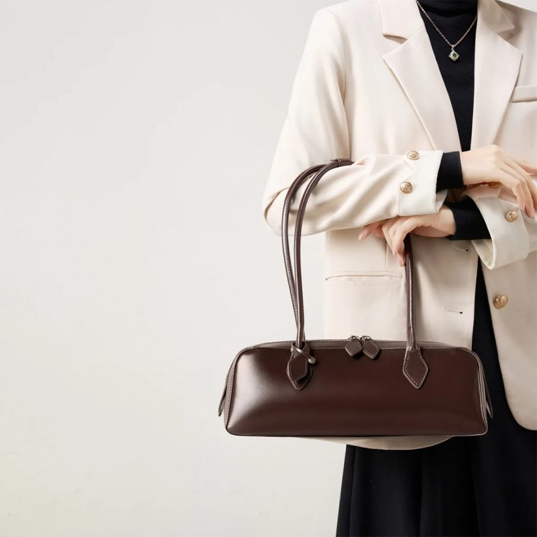 Léonie™ Baguette – Parisian Elegance in a Sleek Silhouette