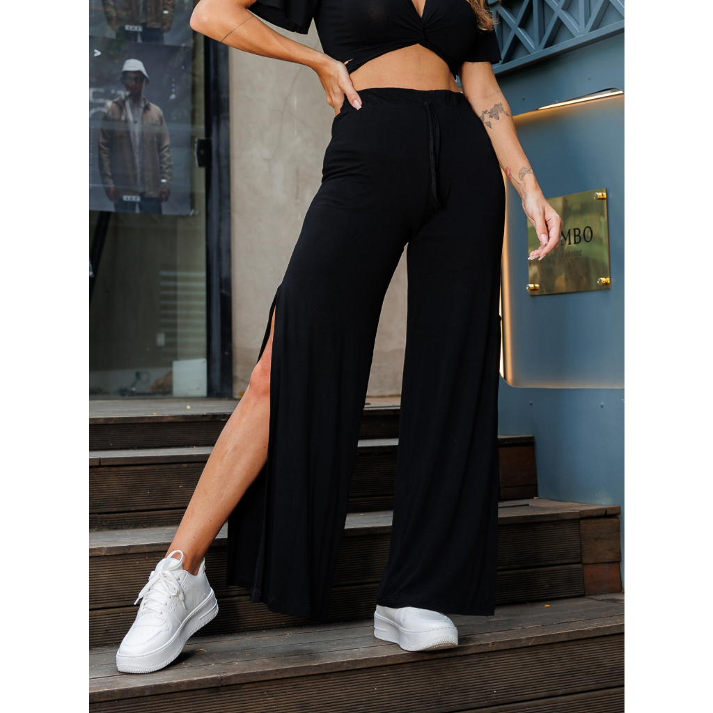Calça Pantalona com aberturas na Lateral