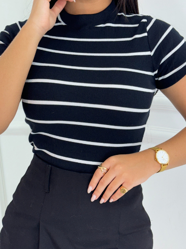 CAMISETA BLUSA LISTRADA MODA 2025 TENDENCIA VERÃO 2025 CANELADO PREMIUM