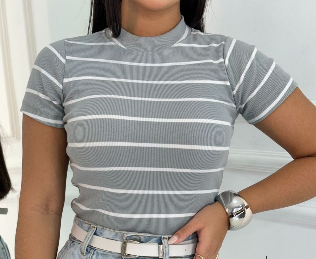 Blusa Listrada Canelada | Camiseta Versátil