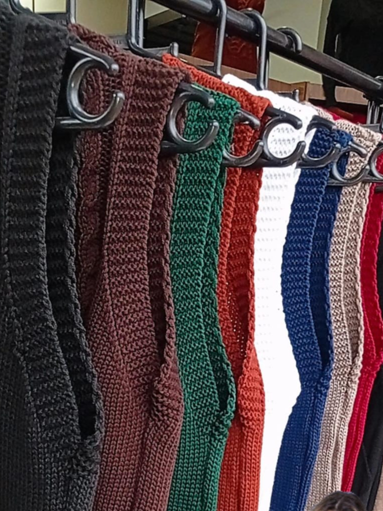 Colete Feminino Tricot com Detalhes de trança, Ponto Fang Elegante Tendência Moda Outono/Inverno