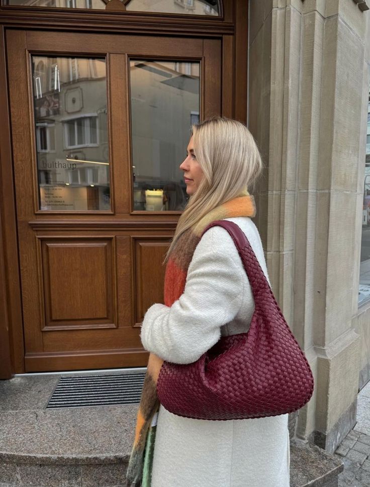 Aurelia Woven Maxi – Oversized Elegance with Practical Design